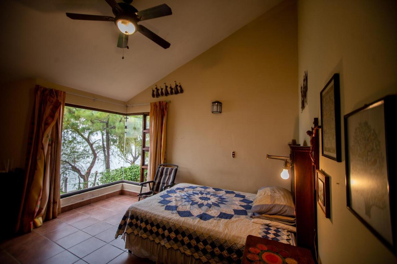 Santa Maria Del Lago Guest House San Pedro La Laguna Exterior photo